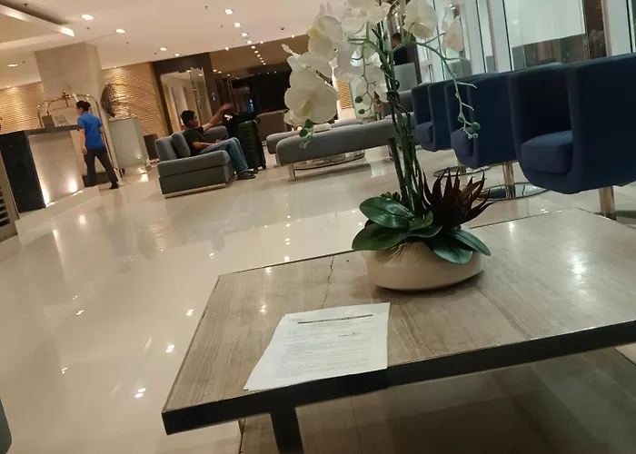 Sea Residences Golden Escape Condotel *