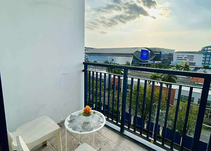 Sea Residences Golden Escape Condotel *